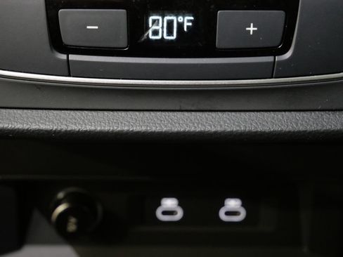 Used 2024 Audi Q7 3.0T Premium Plus image 25