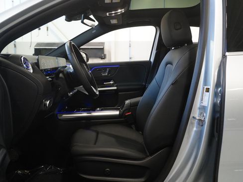 Used 2025 Mercedes-Benz GLA 250 4MATIC image 2