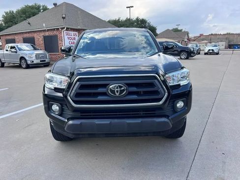 Used 2022 Toyota Tacoma SR5 w/ SR5 Appearance Package (SM) AWD/4WD image 4