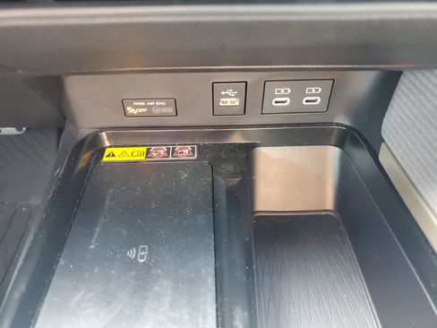 Used 2025 Toyota Camry SE image 22