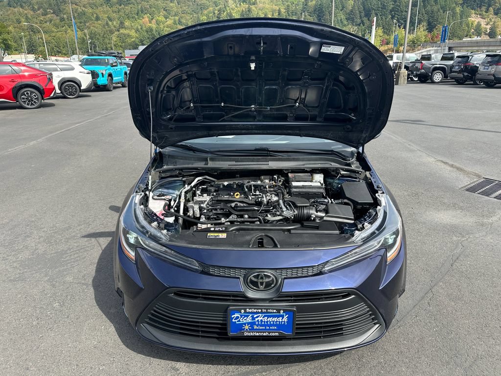 Used 2024 Toyota Corolla LE FWD image 4