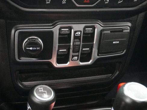 Certified 2019 Jeep Wrangler Unlimited Sahara image 28