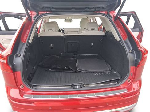 Used 2022 Volvo XC60 B5 Inscription w/ Advanced Package FWD image 19