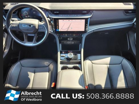 Used 2026 Jeep Grand Cherokee L Limited w/ Limited Altitude Package AWD/4WD image 12