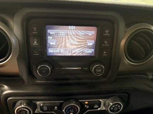 Used 2020 Jeep Gladiator Sport w/ Quick Order Package 24S AWD/4WD image 21