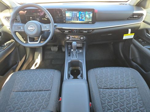 New 2026 Nissan Kicks SV w/ SV Premium Package FWD image 13