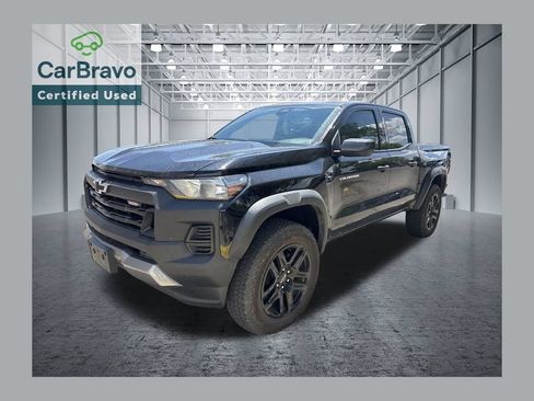 Used 2025 Chevrolet Colorado Trail Boss AWD/4WD image 1