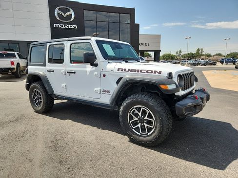 Used 2025 Jeep Wrangler Unlimited Rubicon AWD/4WD image 8