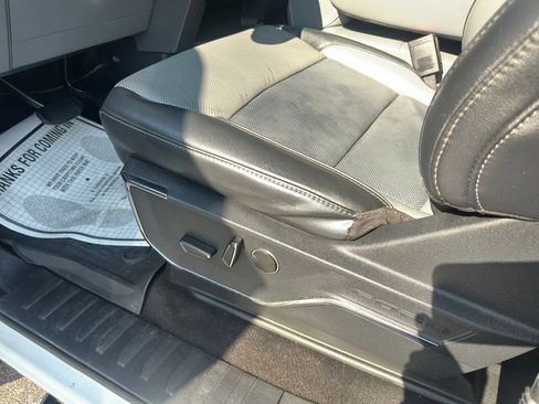 Used 2021 Ford F150 Lariat w/ Tow Technology Package image 16