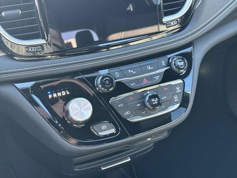 New 2026 Chrysler Pacifica Select FWD image 24