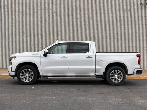 Used 2022 Chevrolet Silverado 1500 High Country w/ Technology Package image 2