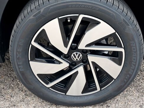 New 2026 Volkswagen Atlas SE image 7