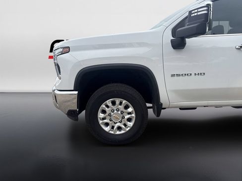 Used 2024 Chevrolet Silverado 2500 LTZ AWD/4WD image 9