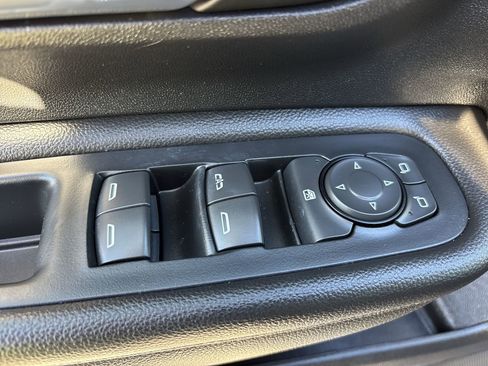 Used 2021 GMC Terrain SLE image 17