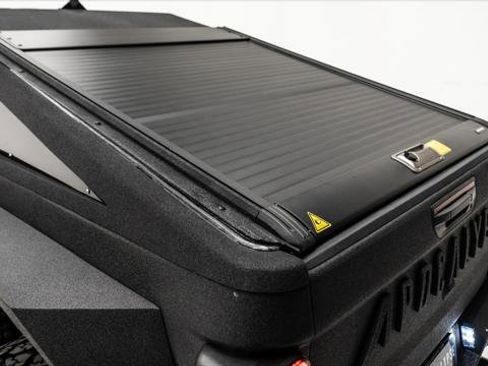 Used 2026 Jeep Gladiator Sport image 9