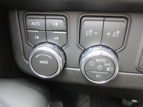 New 2026 GMC Yukon XL Elevation w/ Elevation Premium Package image 18