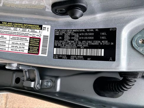 Used 2021 Toyota Highlander Platinum FWD image 35