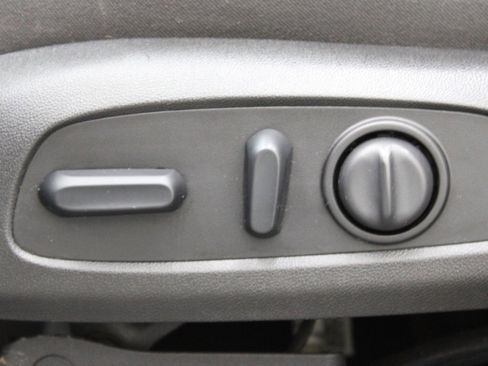 Used 2018 Chevrolet Equinox LT image 20