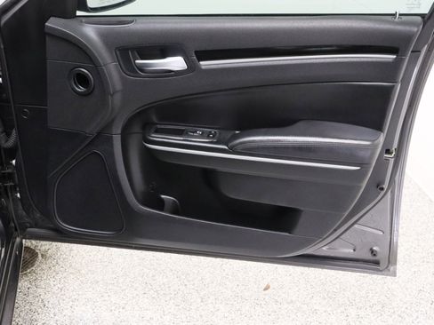 Used 2023 Chrysler 300 Touring w/ Sport Appearance Package RWD image 35