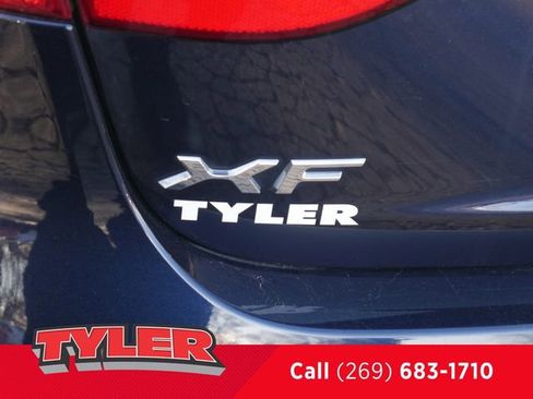 Used 2017 Jaguar XF Premium image 14