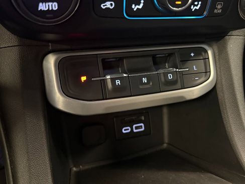 Used 2020 GMC Acadia SLT w/ Premium Package image 15