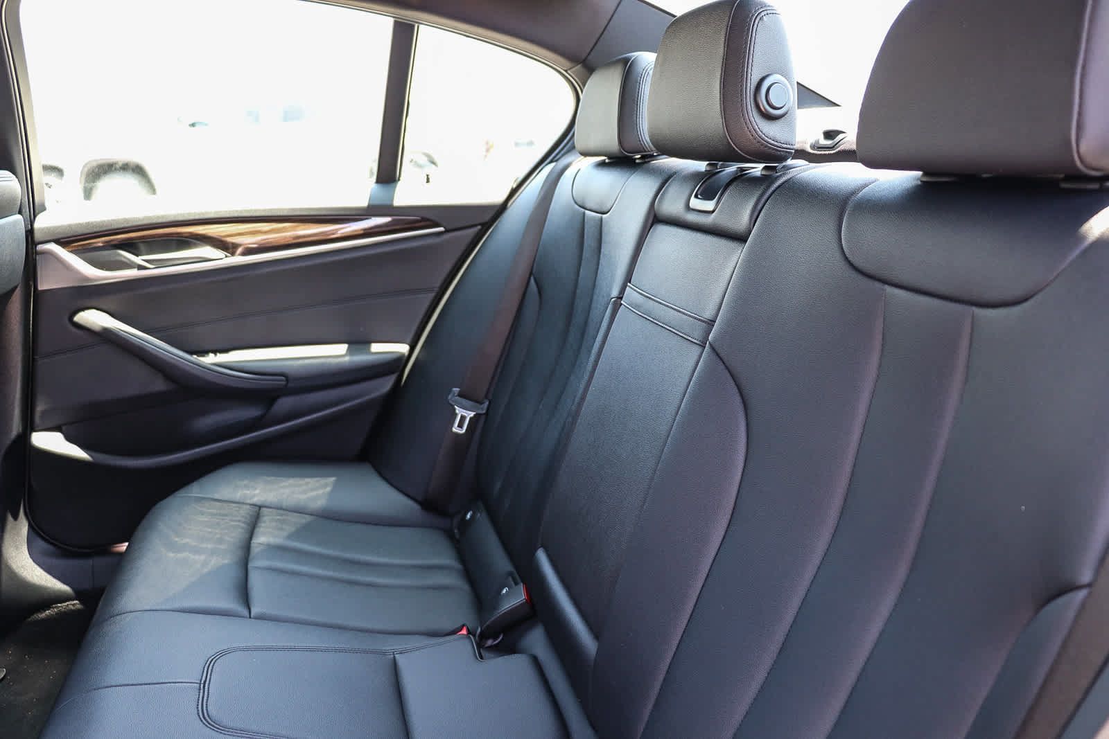 Used 2019 BMW 530i RWD image 18