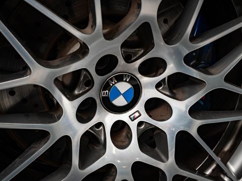 Used 2018 BMW M4 Convertible image 9