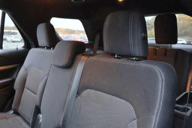 Used 2018 Ford Explorer XLT AWD/4WD image 11
