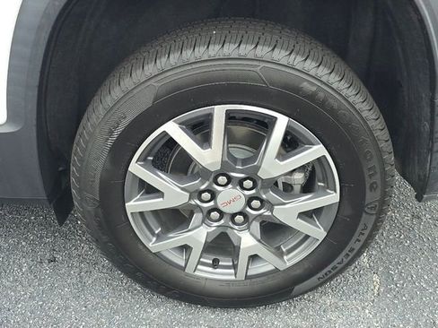 Used 2023 GMC Acadia SLT image 20