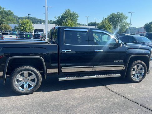 Used 2018 GMC Sierra 1500 SLT AWD/4WD image 3
