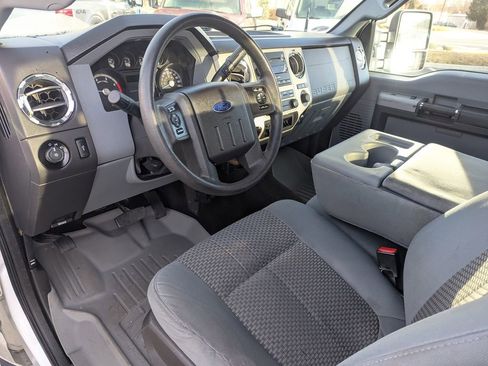 Used 2015 Ford F350 XLT w/ Snow Plow Prep Package image 25