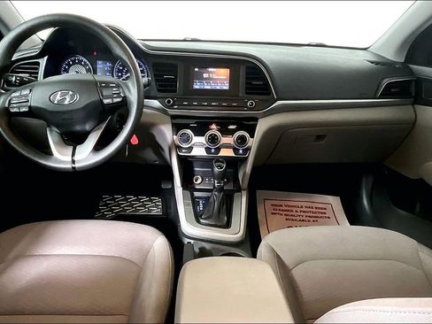 Used 2019 Hyundai Elantra SE image 14