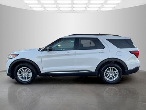 Used 2025 Ford Explorer Active image 7