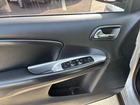 Used 2017 Dodge Journey SXT w/ Comfort/Convenience Group image 10