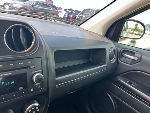 Used 2013 Jeep Compass Sport FWD image 5
