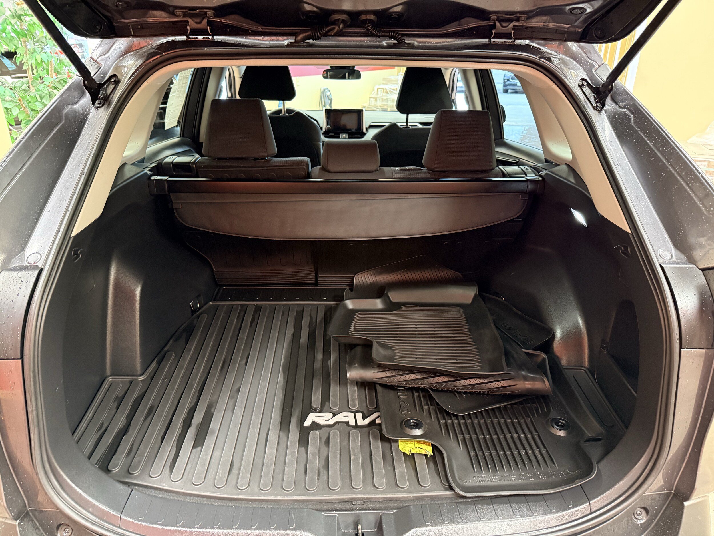 Used 2024 Toyota RAV4 LE AWD/4WD image 12