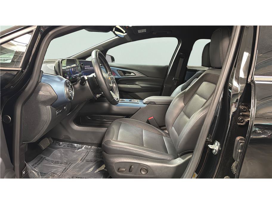 Used 2024 Chevrolet Equinox EV LT FWD image 16