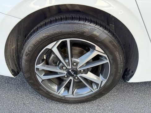 Certified 2024 Kia Forte LXS w/ LXS Technology Package FWD image 43