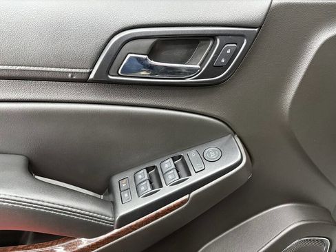 Used 2017 GMC Yukon SLE w/ HD Trailering Package image 8