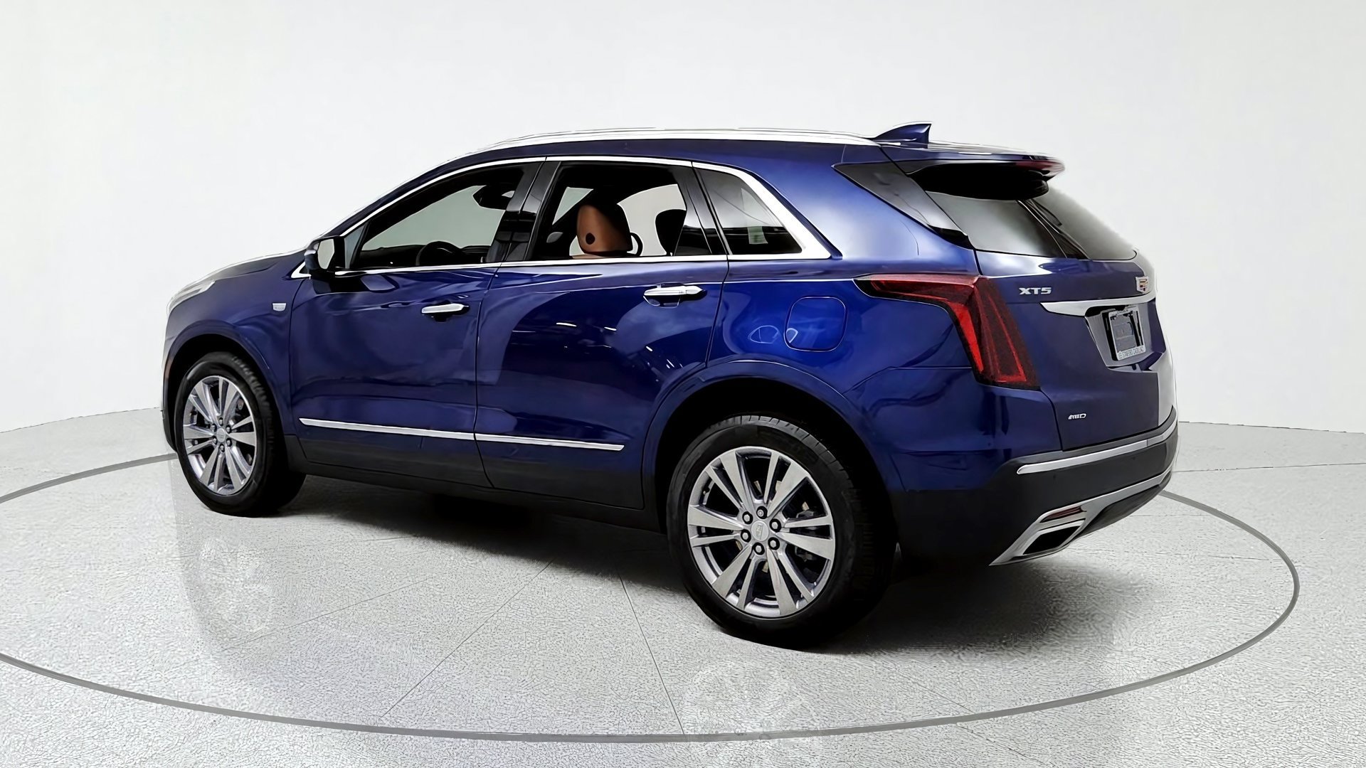 Used 2024 Cadillac XT5 Premium Luxury AWD/4WD image 3
