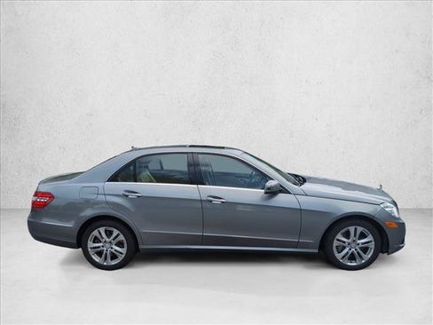 Used 2010 Mercedes-Benz E 550 Sedan image 2