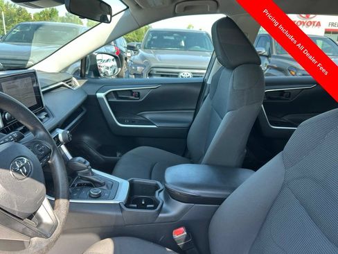 Used 2024 Toyota RAV4 LE AWD/4WD image 2