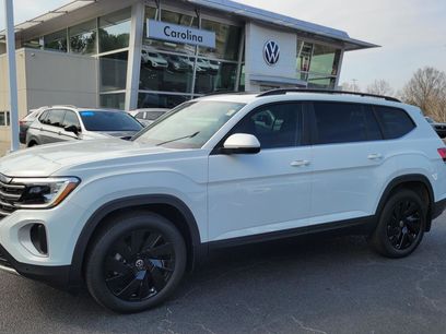 Certified 2025 Volkswagen Atlas SE w/ Panoramic Sunroof Package
