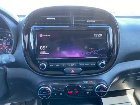 Used 2022 Kia Soul S FWD image 17