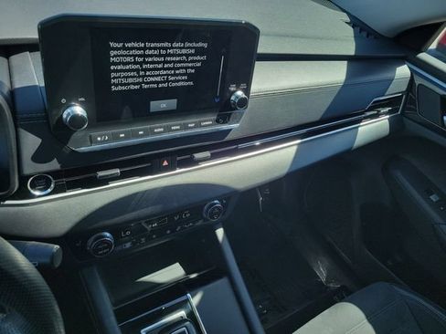 Used 2024 Mitsubishi Outlander SE AWD/4WD image 29