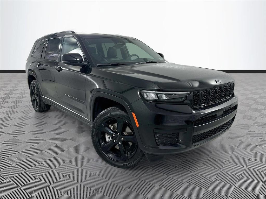 Used 2025 Jeep Grand Cherokee L Altitude AWD/4WD image 1