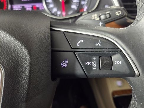 Used 2021 Audi Q5 Premium w/ Convenience Package image 18