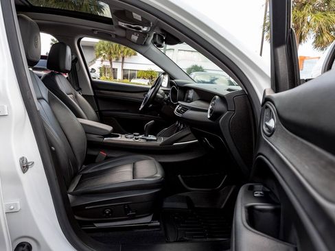 Used 2021 Alfa Romeo Stelvio Ti w/ Nero Edizione image 35