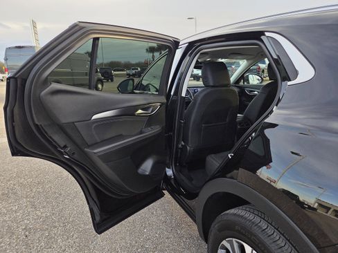 Used 2025 Buick Envision Preferred image 13