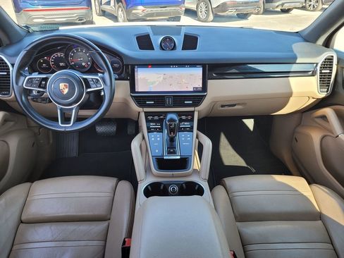 Used 2020 Porsche Cayenne image 30